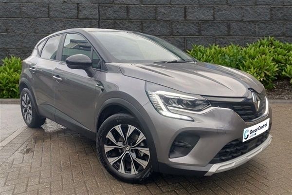 Grey Used 2022 Renault Captur LIMITED SUV | £15,199 (Fair price) - Image 1/1