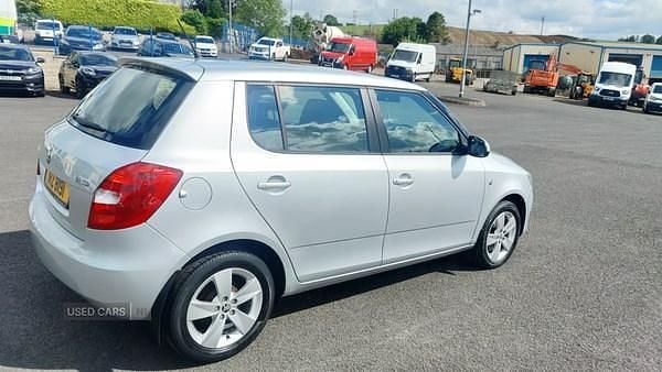 Used Skoda Fabia SE 69 HP (50 kW) 2015 Silver Hatchback