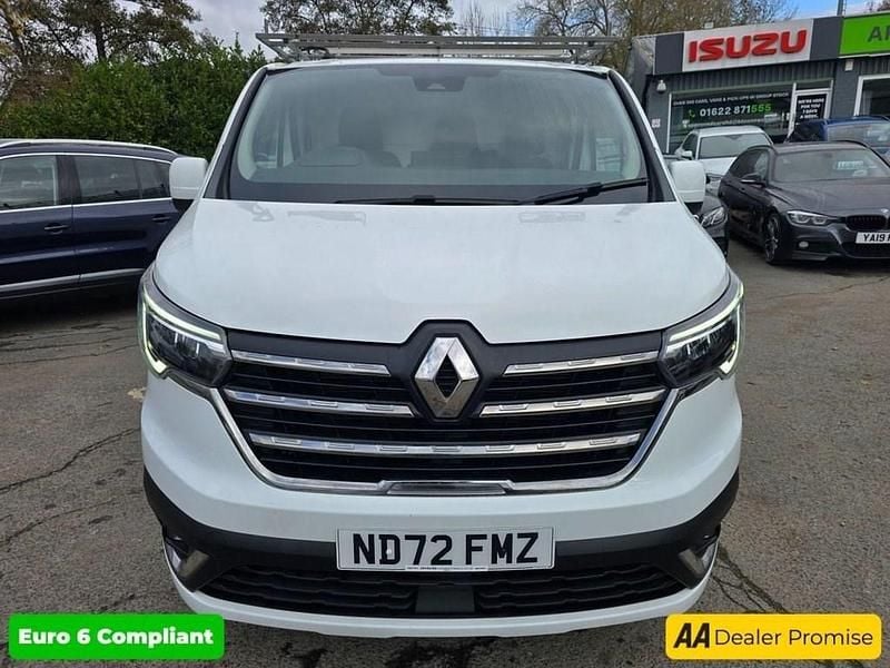 Begagnad Renault Trafic 148 HK (108 kW) 2022 Vit Minibuss