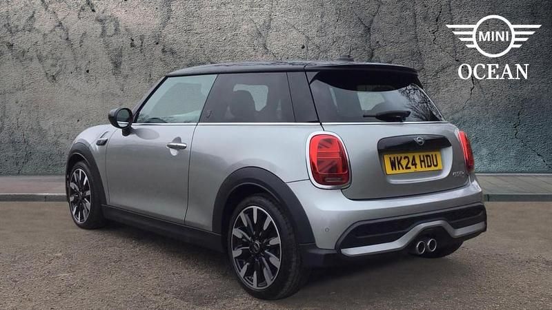 Usado Mini Cooper S Exclusive 176 HP (129 kW) 2024 Prateado Citadino