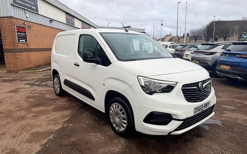 Second-hand Vauxhall Combo Sportive 101 CP (74 kW) 2021 Monovolum