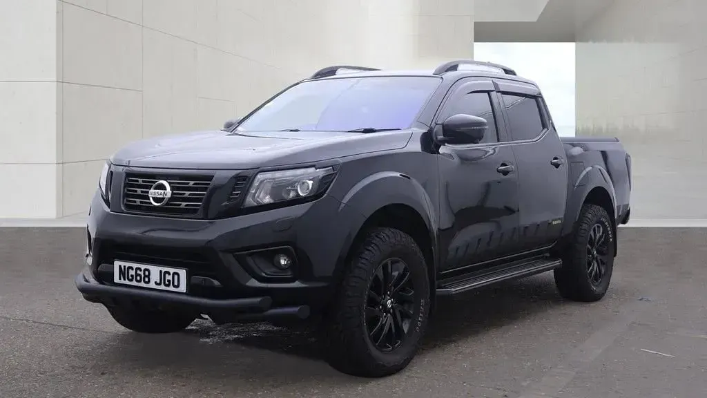 Used Nissan Navara N-Guard 190 HP (139 kW) 2019 Black Pickup