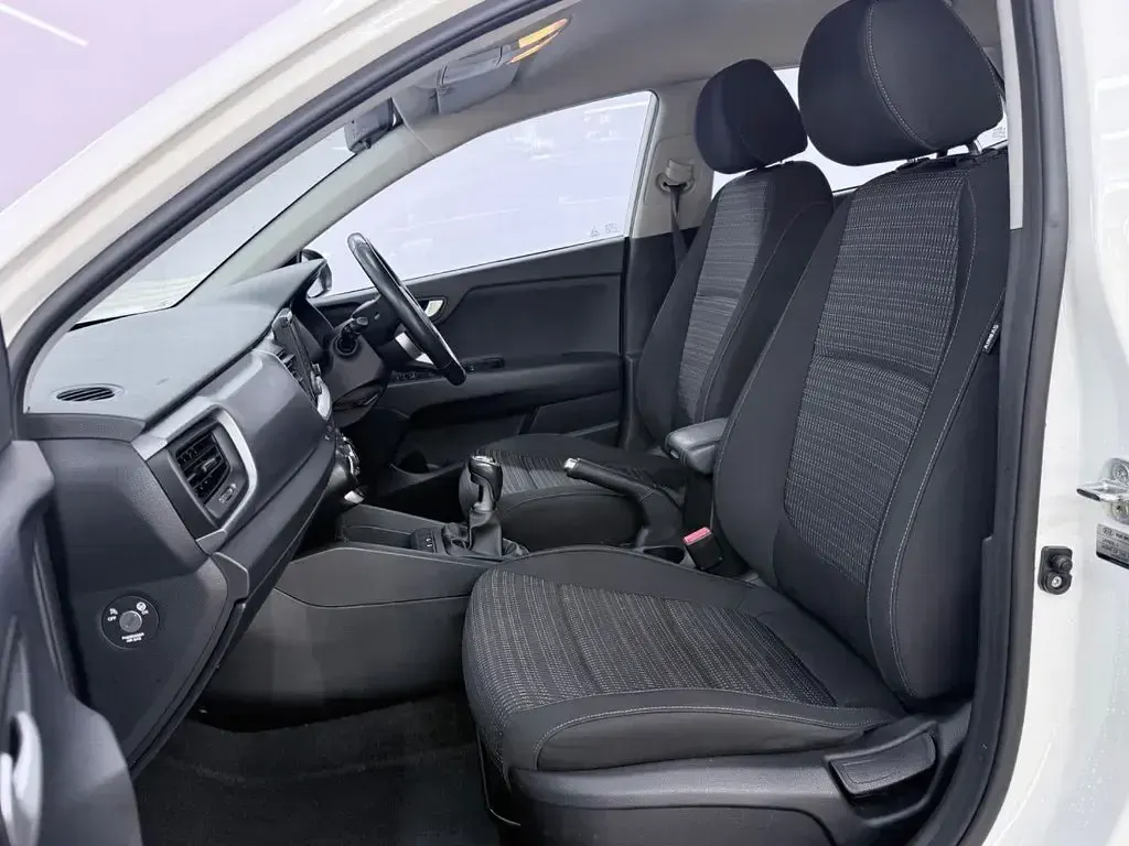 Used Kia Stonic 118 HP (86 kW) 2018 White SUV