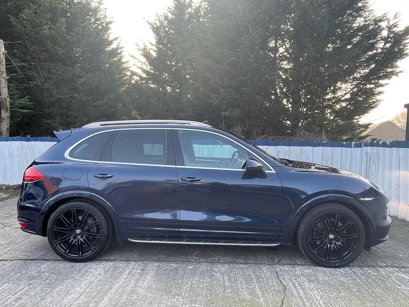 Used Porsche Cayenne 240 HP (176 kW) 2012 Blue SUV