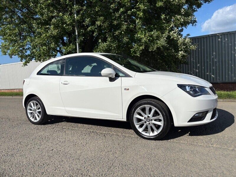 White Used 2016 Seat Ibiza Sport Hatchback | £6,795 (Fair price) - Image 1/4