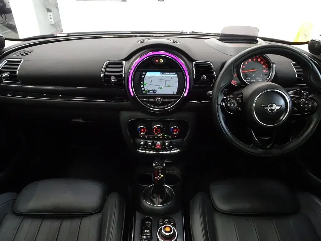 Used Mini Cooper Clubman Exclusive 192 HP (141 kW) 2019 Red Estate