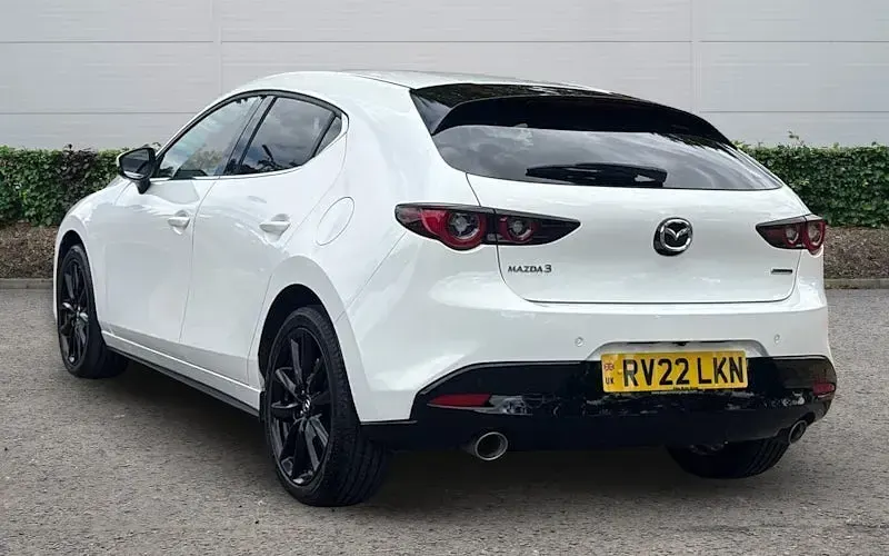 Used Mazda 3 Inclusive 186 HP (136 kW) 2022 White Hatchback