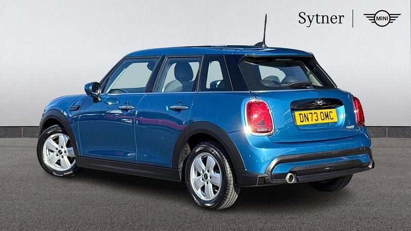Used Mini Cooper Classic 134 HP (98 kW) 2024 Blue Hatchback