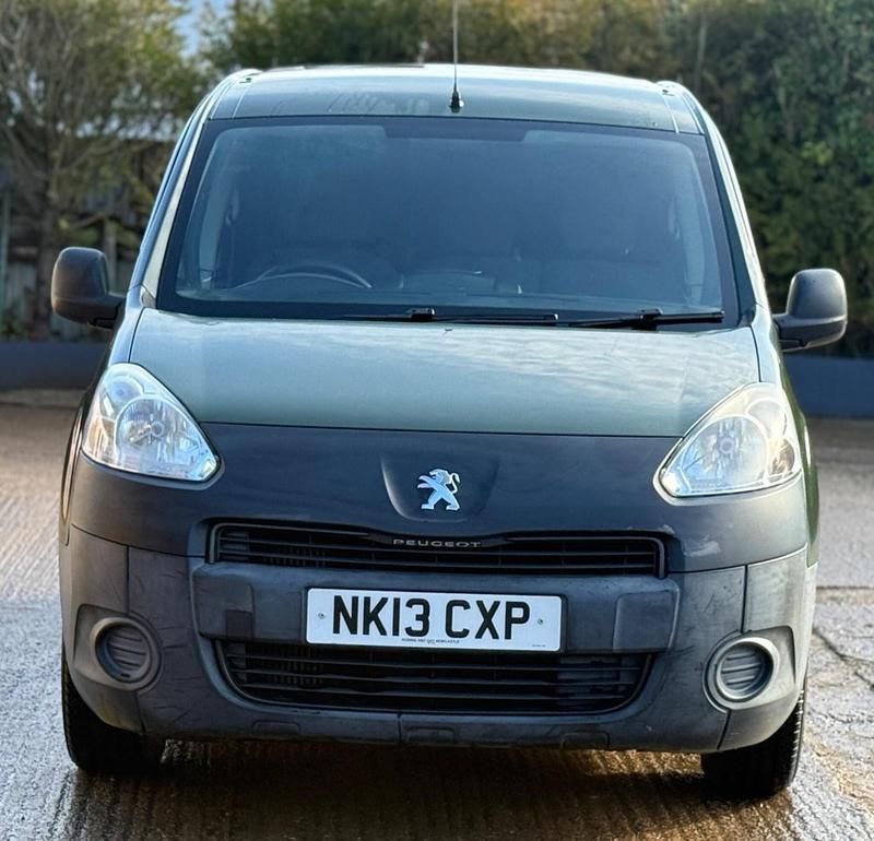 Used Peugeot Partner 2013 Green MPV