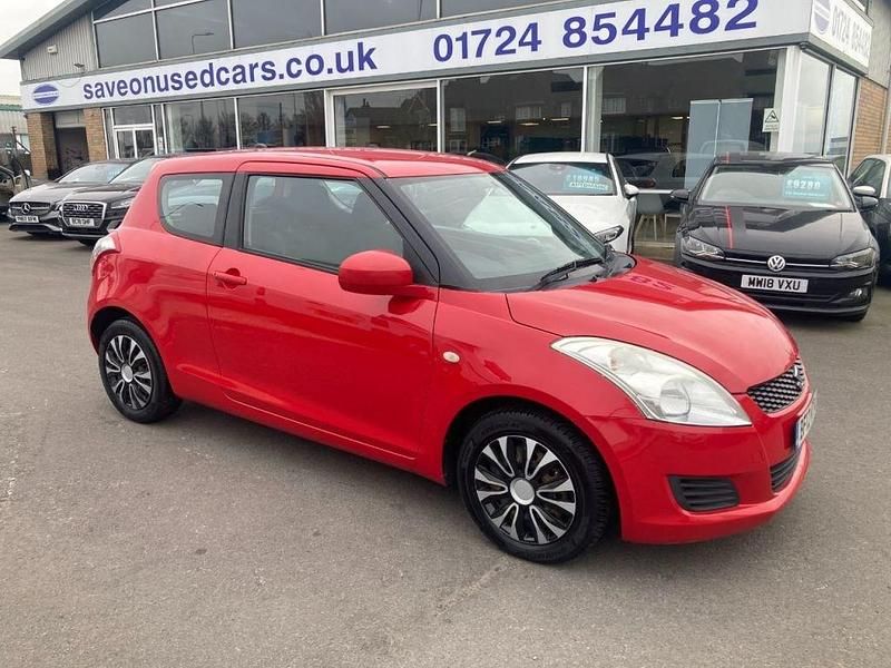 Usado Suzuki Swift 94 HP (69 kW) 2012 Vermelho Citadino