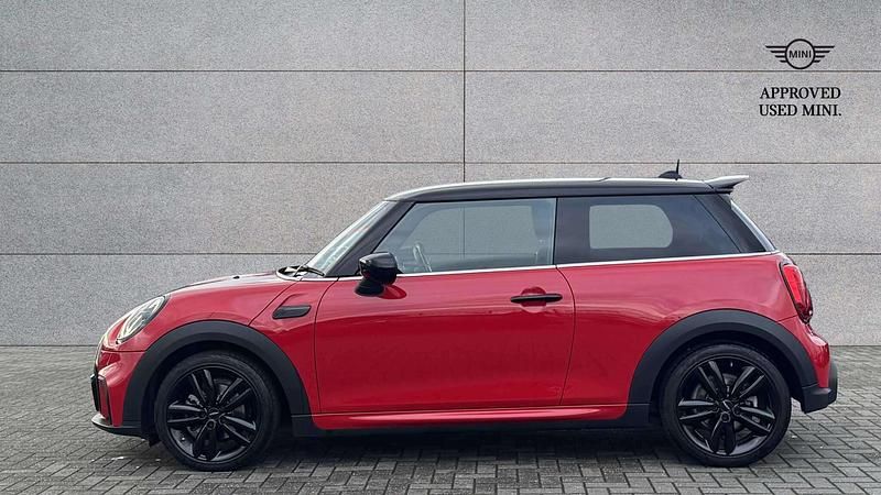 Usado Mini Cooper Hatch 134 HP (98 kW) 2024 Vermelho Citadino