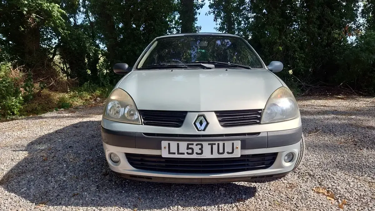 Used Renault Clio Dynamique 2004 Silver Hatchback