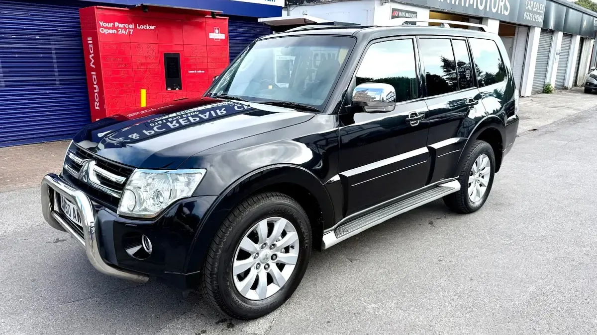 Used Mitsubishi Shogun Elegance 197 HP (144 kW) 2010 Black SUV