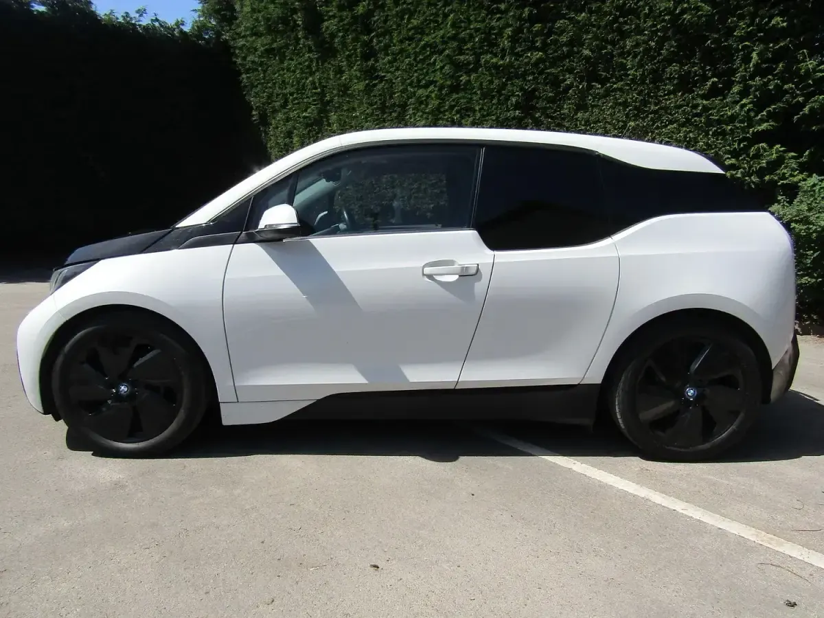 Used BMW i3 Comfort Edition 125 kW (170 HP) 2014 White Hatchback