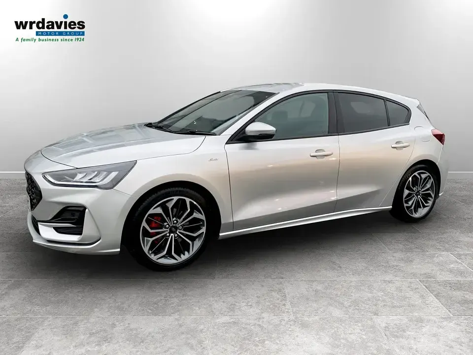 Used Ford Focus ST-Line X 125 HP (91 kW) 2025 Silver Hatchback