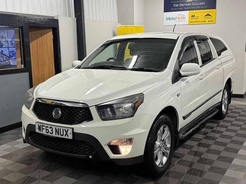 Used Ssangyong (KGM) Korando 175 HP (128 kW) 2013 White Pickup