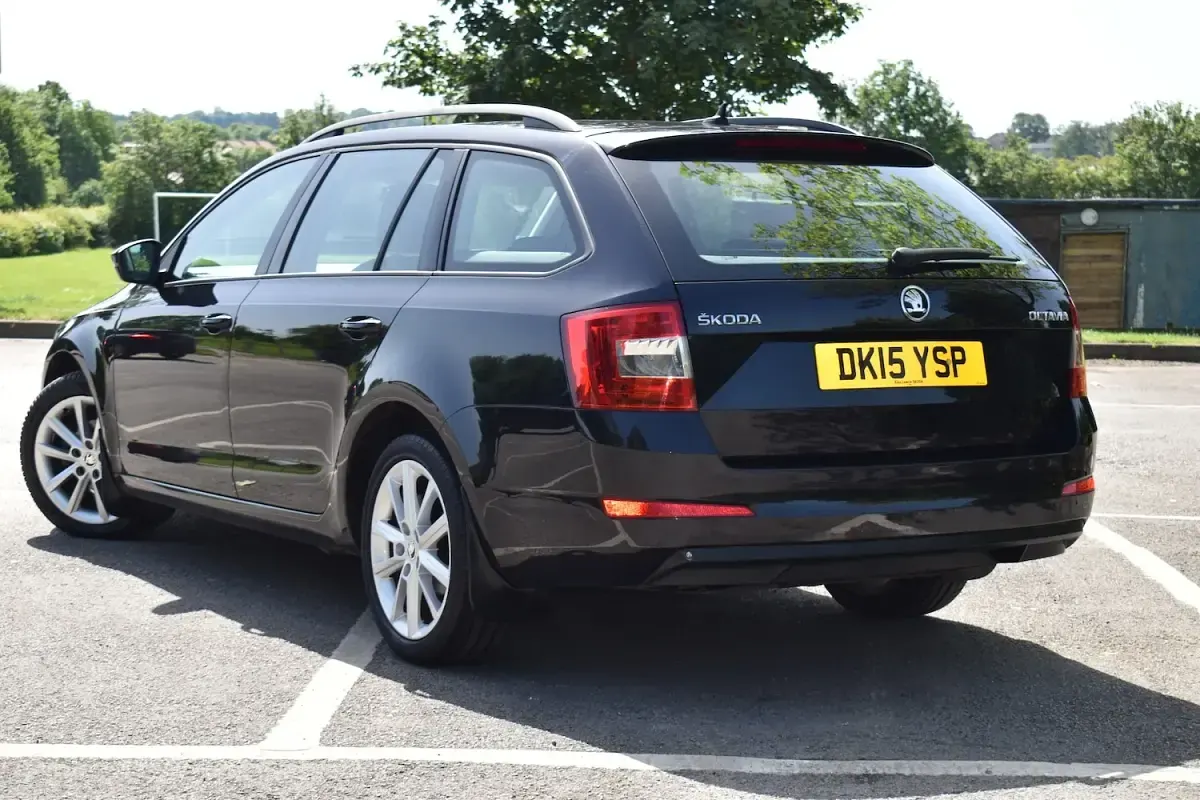 Gebraucht Skoda Octavia Elegance 110 PS (80 kW) 2015 Schwarz Kombi