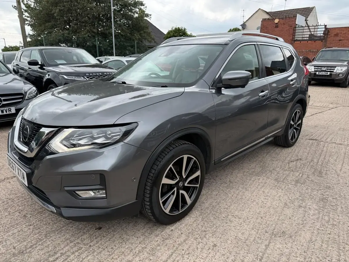 Used Nissan X-Trail Tekna 163 HP (119 kW) 2017 Grey SUV