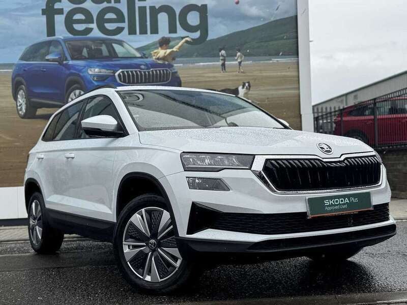 White Used 2024 Skoda Karoq SE Drive SUV | £23,150 (Fair price) - Image 1/4
