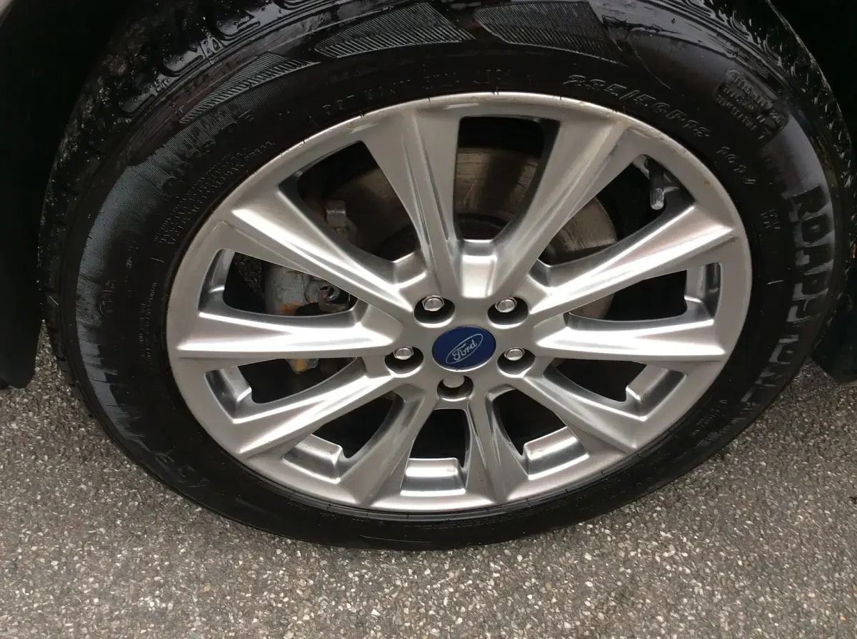 Used Ford Kuga Vignale 182 HP (133 kW) 2018 Brown SUV