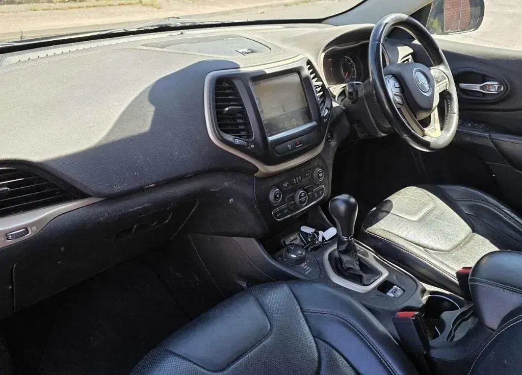 Begagnad Jeep Cherokee Limited 170 HK (125 kW) 2015 Svart SUV