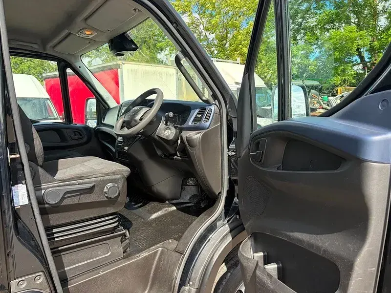 Used Iveco Daily 180 HP (132 kW) 2020 Black
