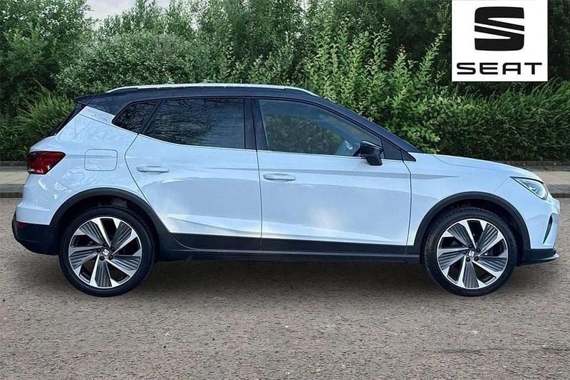 Used Seat Arona FR 110 HP (80 kW) 2022 White SUV