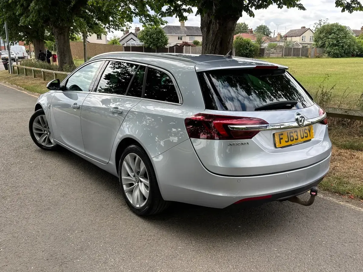 Used Vauxhall Insignia Elite 163 HP (119 kW) 2013 Silver Estate