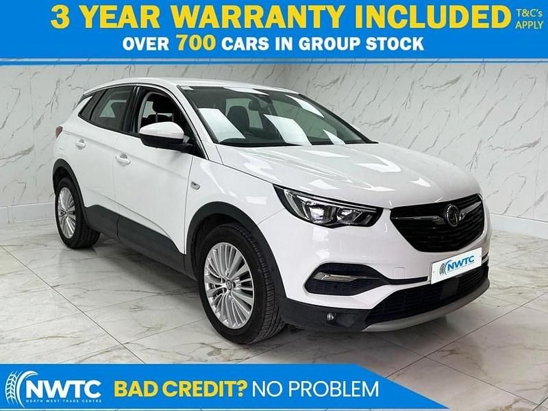 Used Vauxhall Grandland X S 130 HP (95 kW) 2019 White SUV