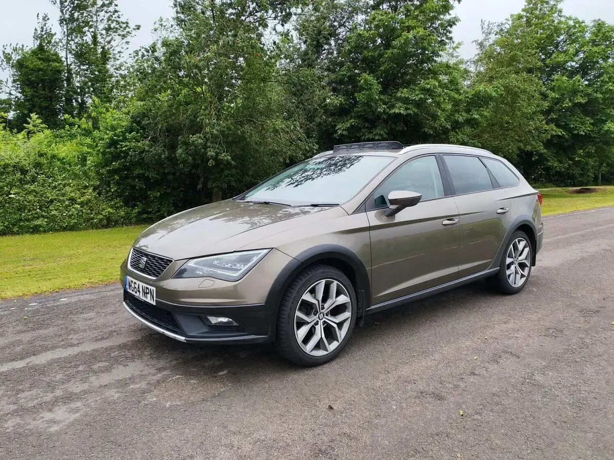 Used Seat Leon SE Technology 150 HP (110 kW) 2015 Brown Estate