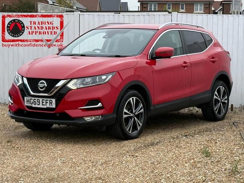 Used Nissan Qashqai N-Connecta 160 HP (117 kW) 2019 Red SUV