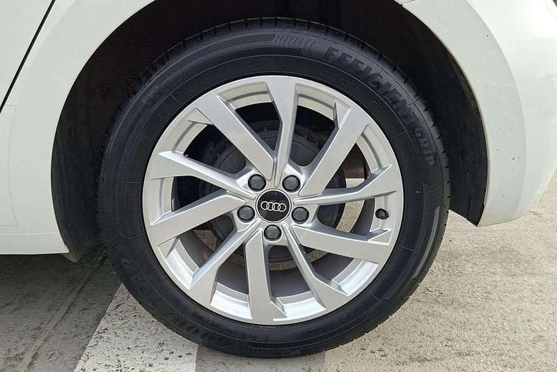 Used Audi A1 Sport 94 HP (69 kW) 2023 White SUV