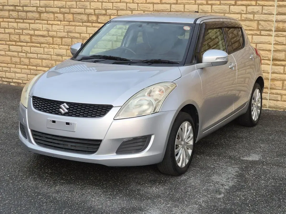 Used Suzuki Swift SZ4 94 HP (69 kW) 2013 Silver Hatchback