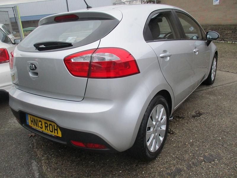 Used Kia Rio 2013 Silver Hatchback