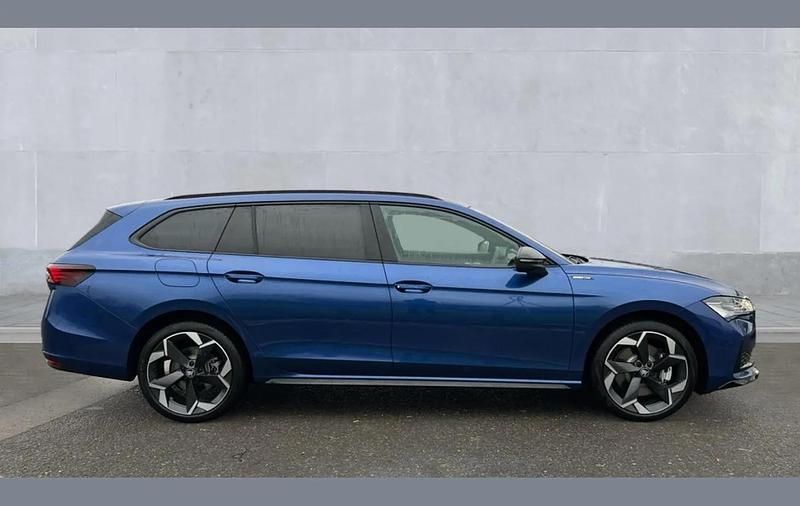 Used Skoda Superb SportLine 200 HP (147 kW) 2025 Blue Estate