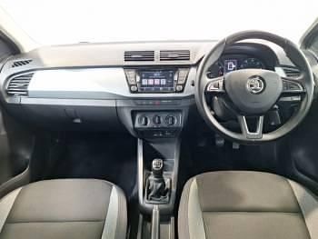Used Skoda Fabia Colour Edition 75 HP (55 kW) 2018 Blue Hatchback