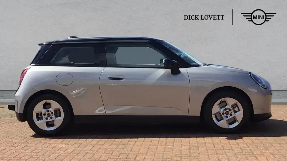 Used Mini Cooper Hatch 135 kW (184 HP) 2024 Silver Hatchback