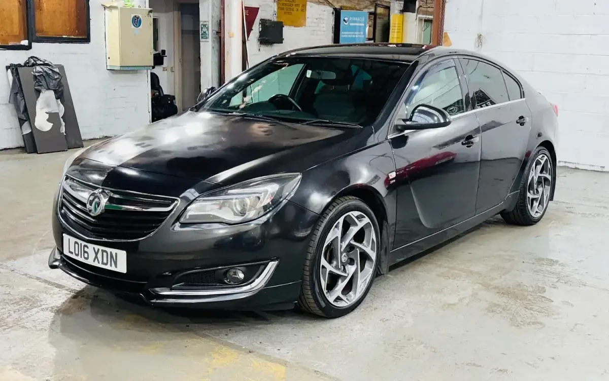 Used Vauxhall Insignia SRi 170 HP (125 kW) 2016 Black Hatchback