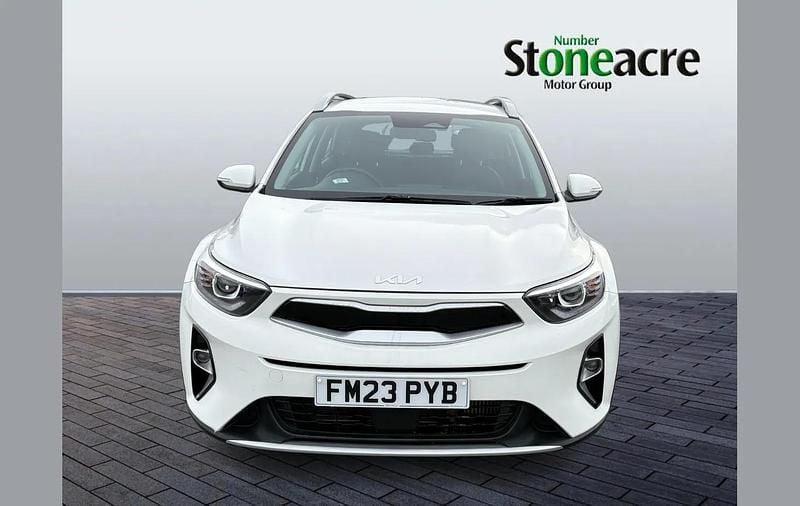 Used Kia Stonic 99 HP (72 kW) 2023 White SUV