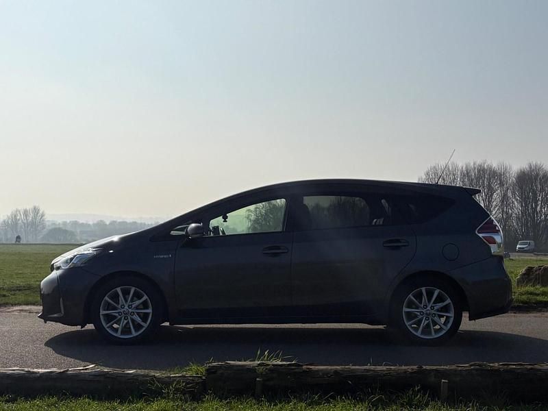 Used Toyota Prius+ 136 HP (100 kW) 2020 Grey MPV