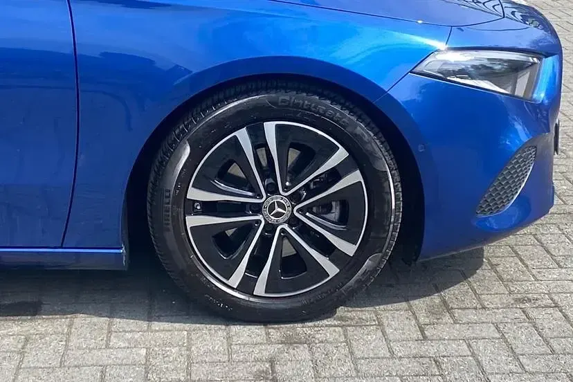 Used Mercedes A200 Executive 163 HP (119 kW) 2024 Blue Hatchback