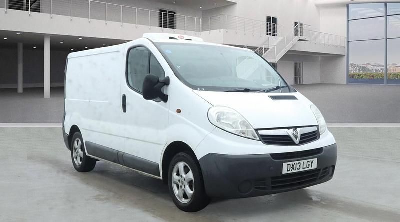 Second-hand Vauxhall Vivaro 115 CP (84 kW) 2013 Alb Monovolum