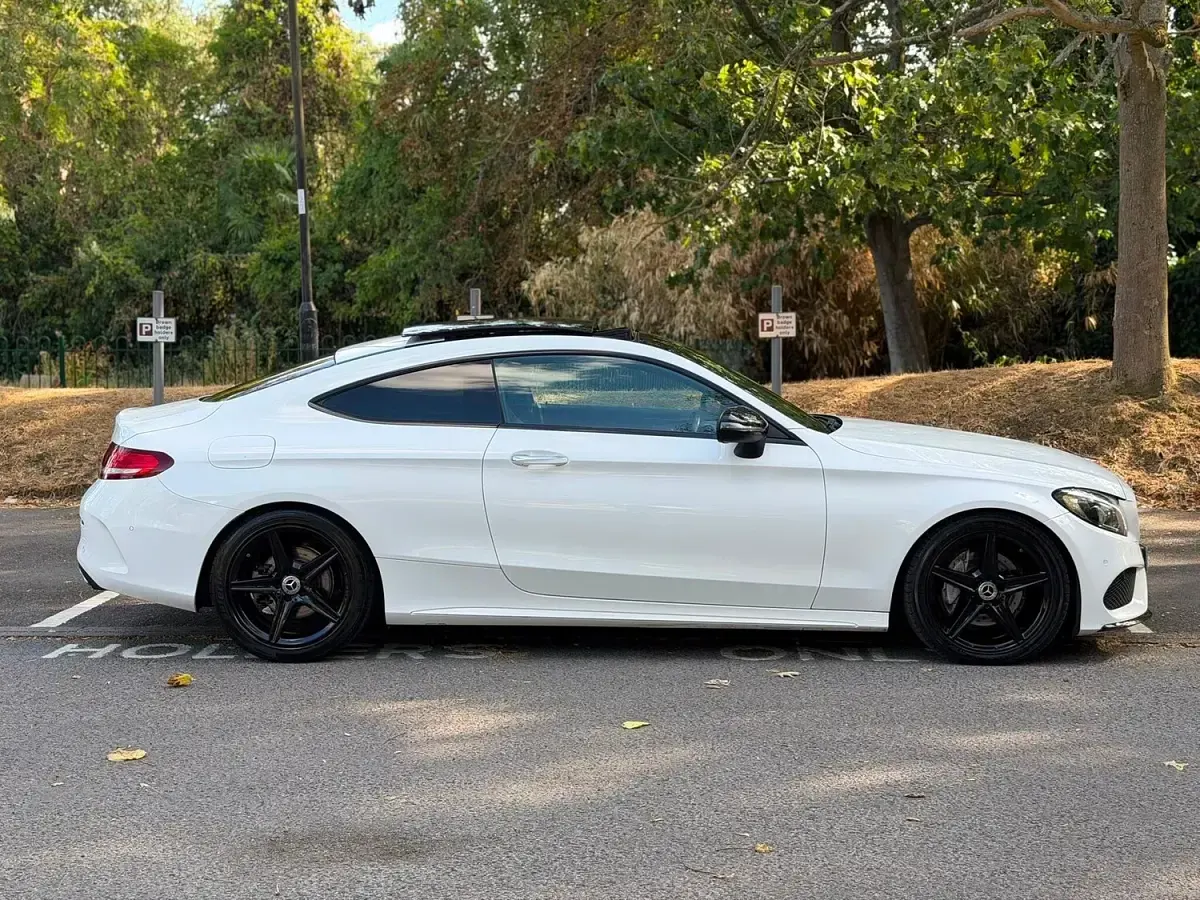 Used Mercedes C220 AMG Line Premium 2017 White Coupe