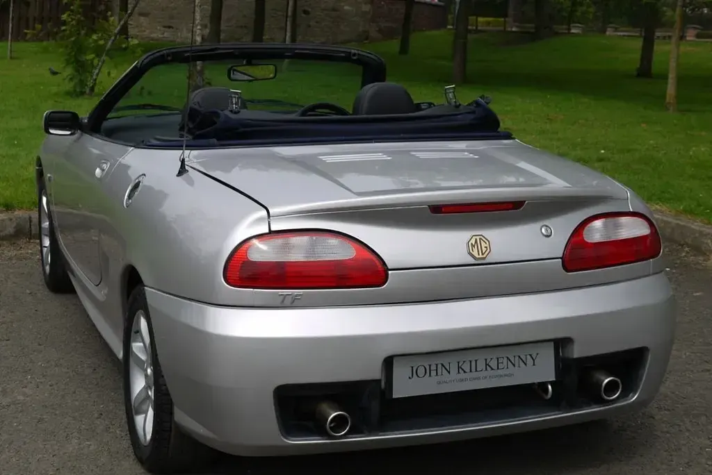 Usado MG TF 135 HP (99 kW) 2002 Prateado Cabrios