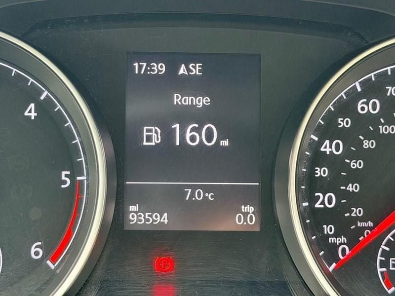Begagnad VW Golf VII SE 115 HK (84 kW) 2017 Vit Halvkombi