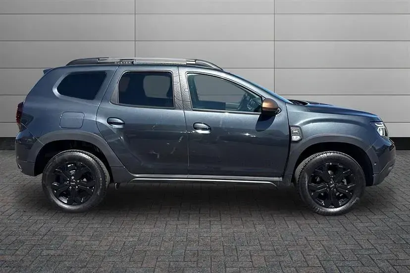 Second-hand Dacia Duster Extreme 99 CP (72 kW) 2024 Gri SUV