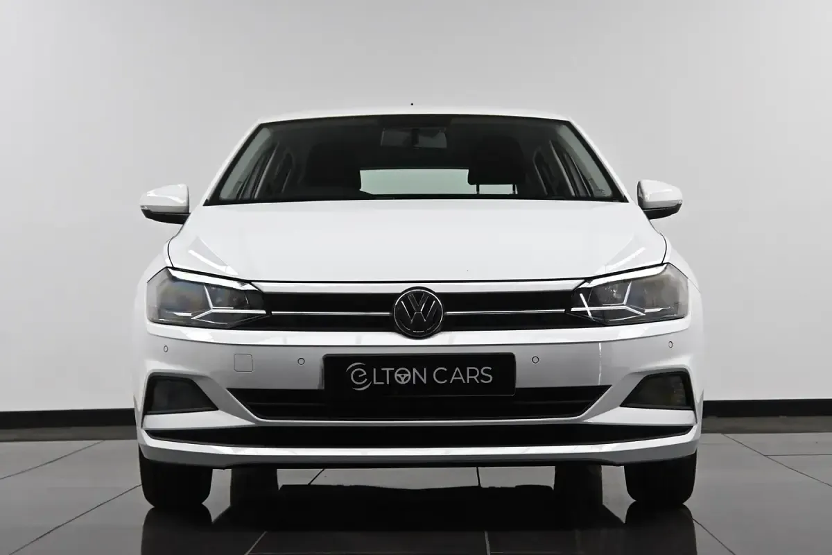 Used VW Polo SE 95 HP (69 kW) 2019 White Hatchback