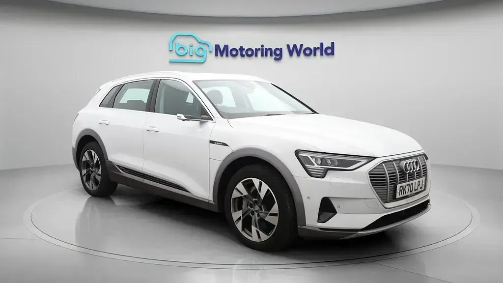 Begagnad Audi e-tron 300 kW (408 HK) 2020 SUV