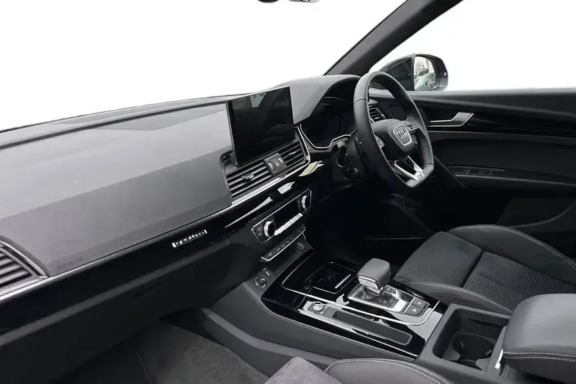 Used Audi Q5 Black Edition 204 HP (150 kW) 2024 Blue SUV