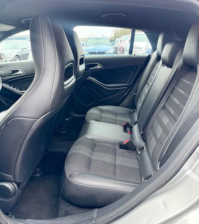Used Mercedes CLA180 Shooting Brake 122 HP (89 kW) 2018 Silver Estate